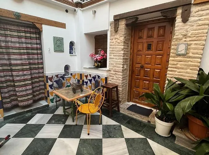 Patio De Leones דירה